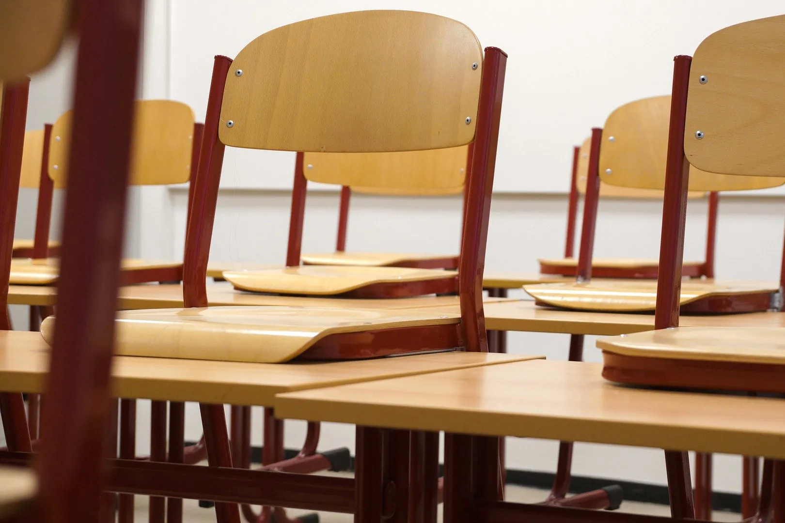 classroom 824120 1920