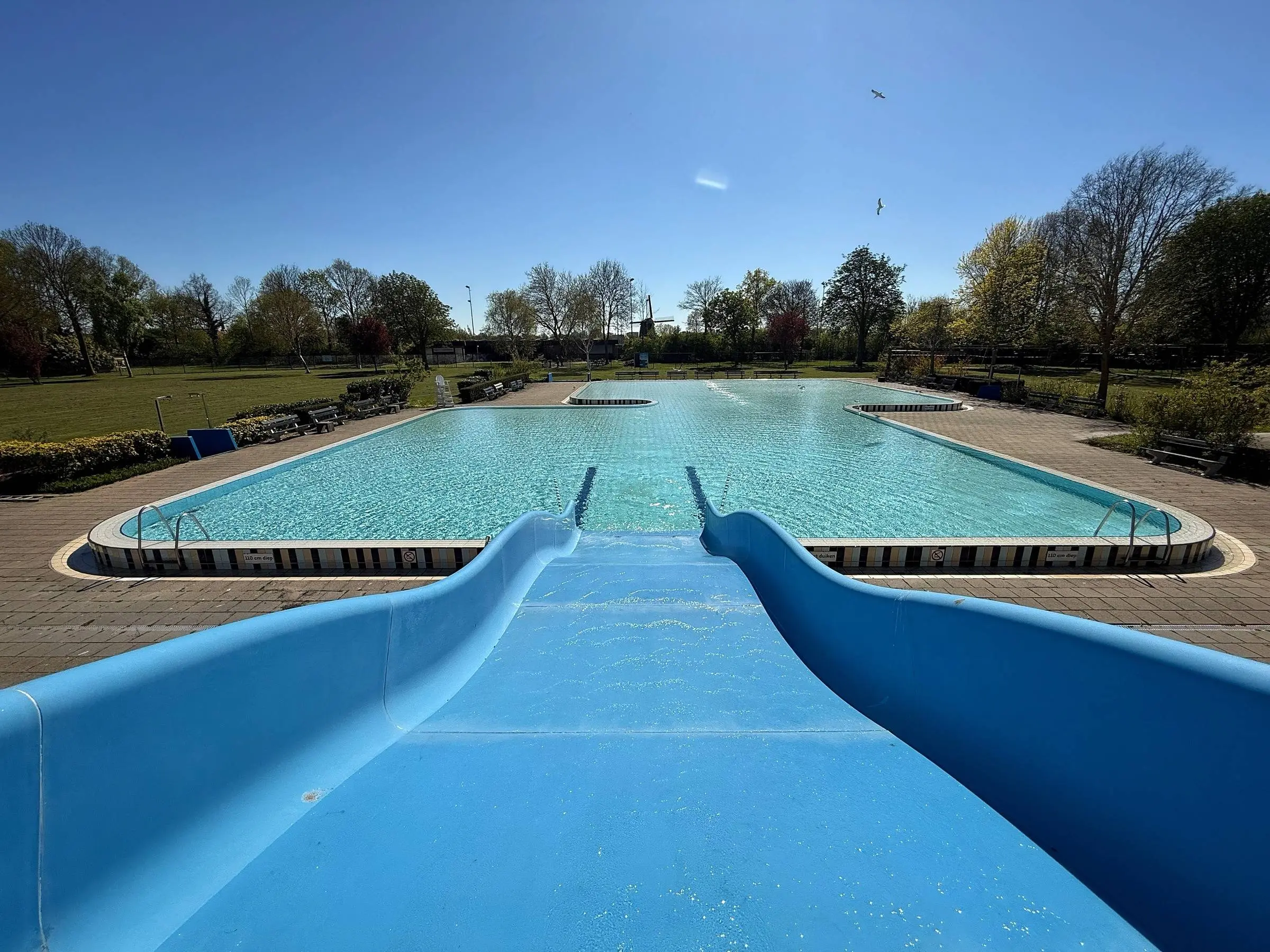 Het huidige buitenbad bij zwembad Hoornse Vaart sluit op 27 september om plaats te maken voor bouw van het nieuwe zwem- en sportcomplex
