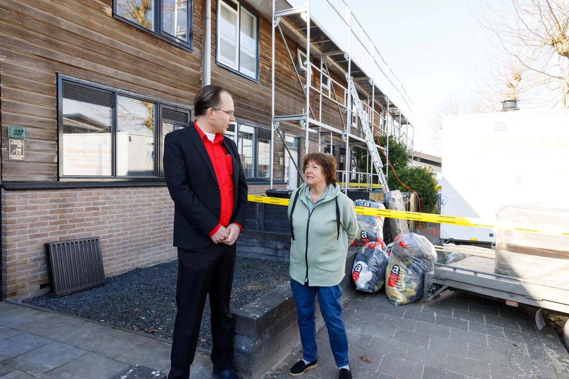 wethouder in gesprek gem almere