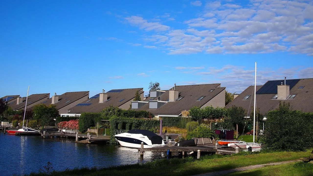 almere daria nepriakhina via pixabay