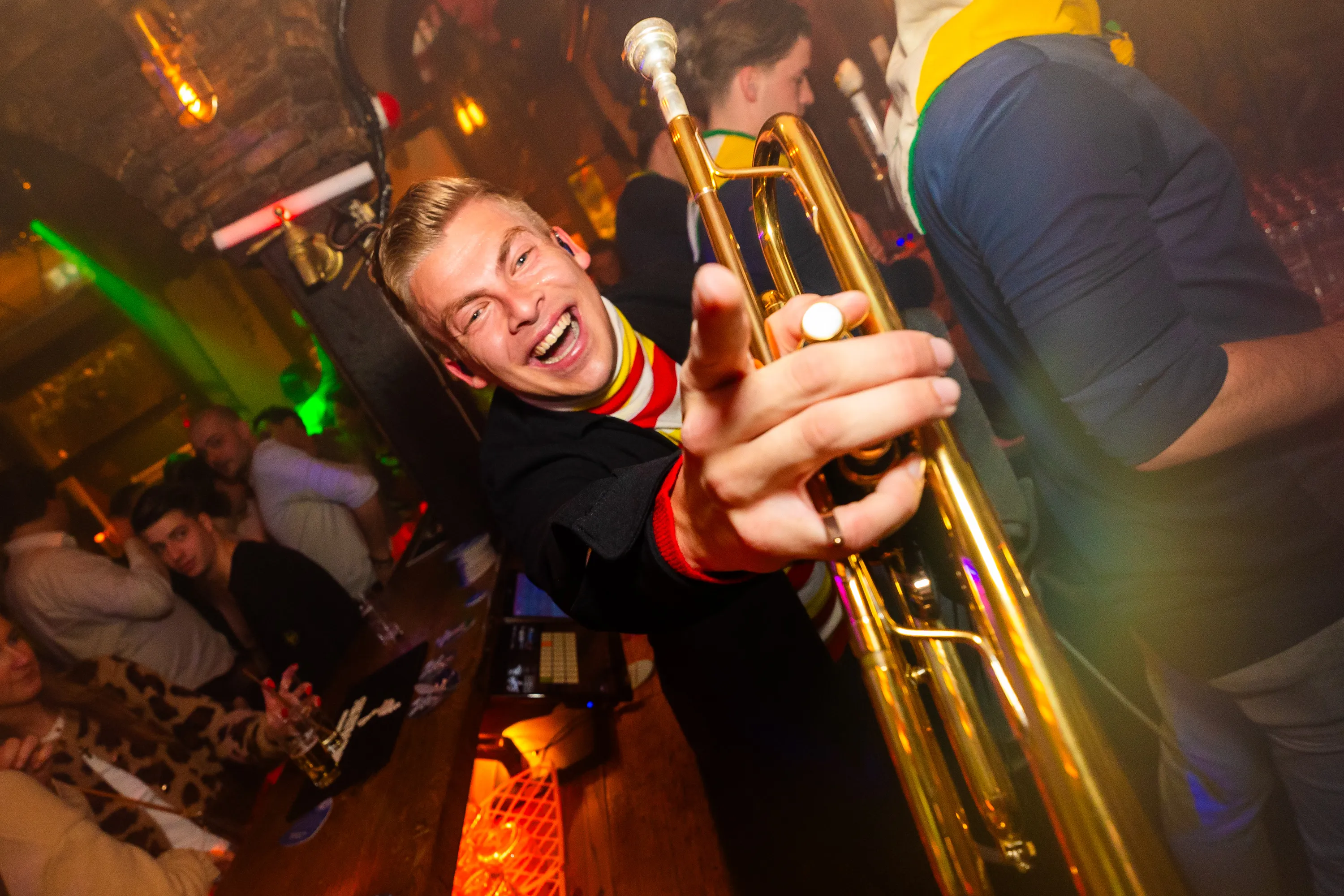 de vaste clique jv 1