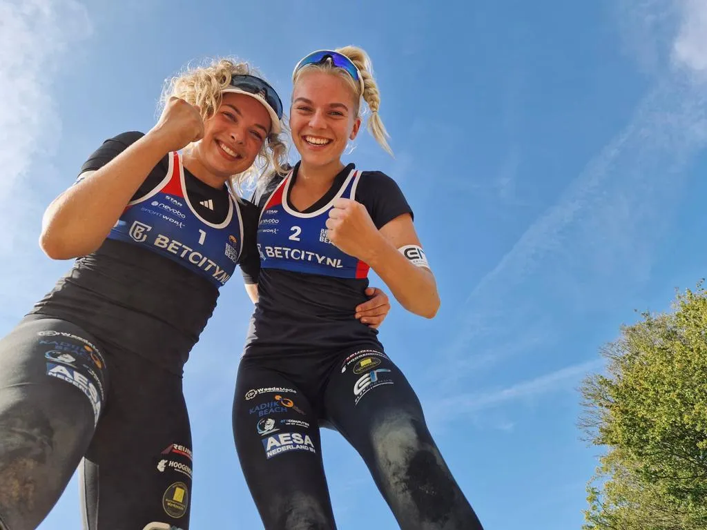 pb20230724 sarah jill topdivisie