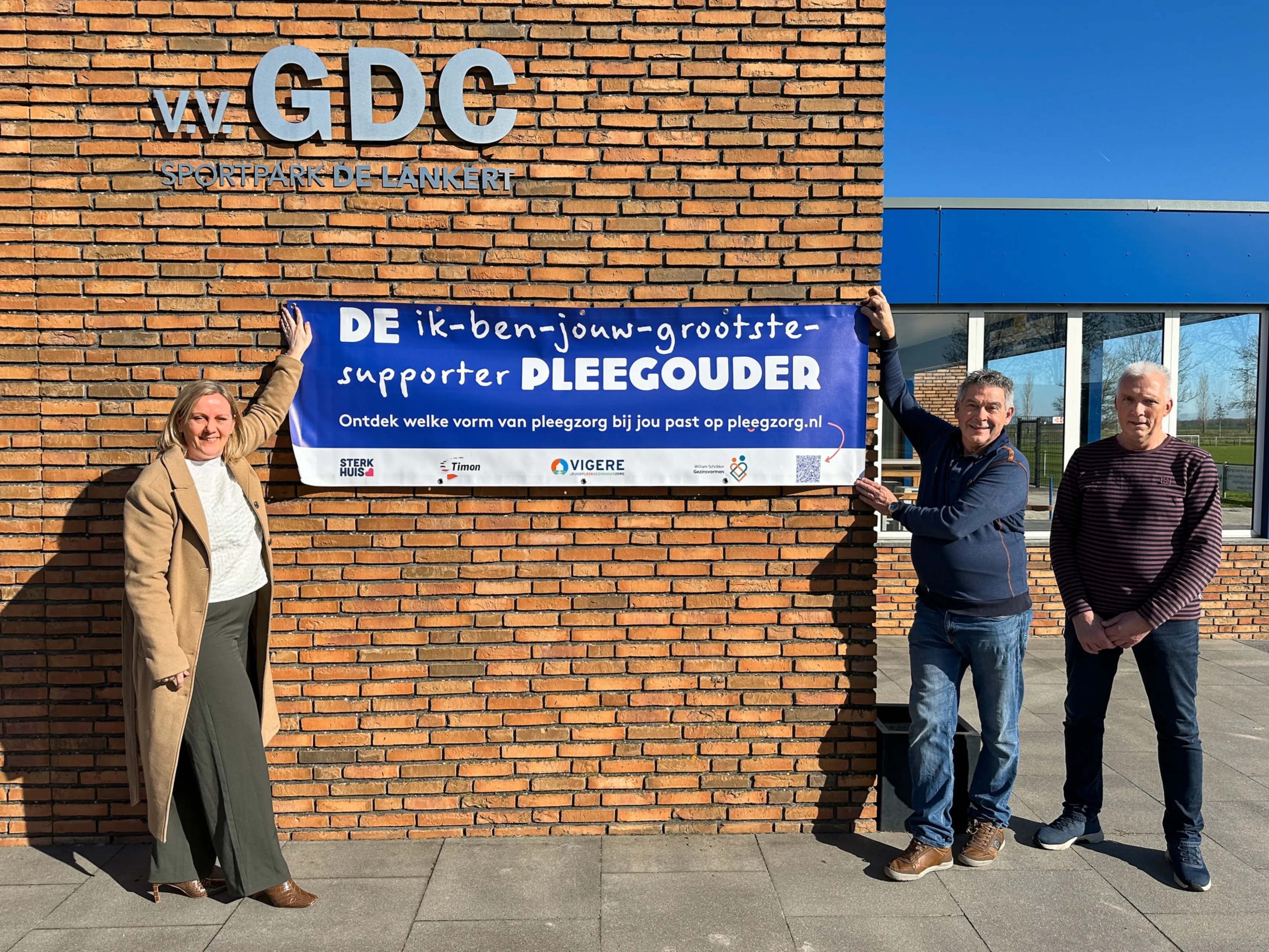 Bij persbericht wervingsspandoeken pleegzorg