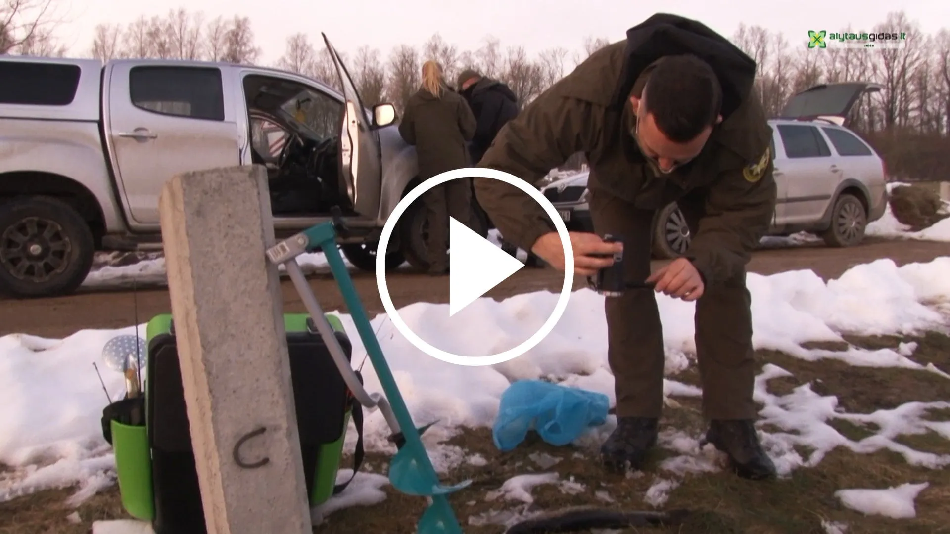 03 09 lydeka00 04 59 23still005 play