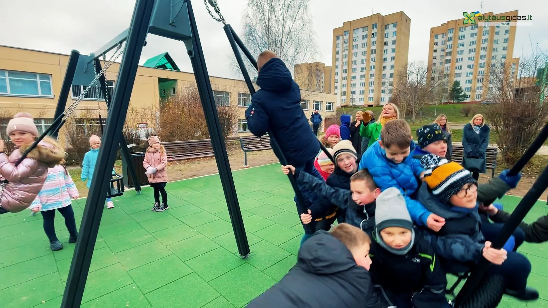 03 po reportazo00 00 48 46still199