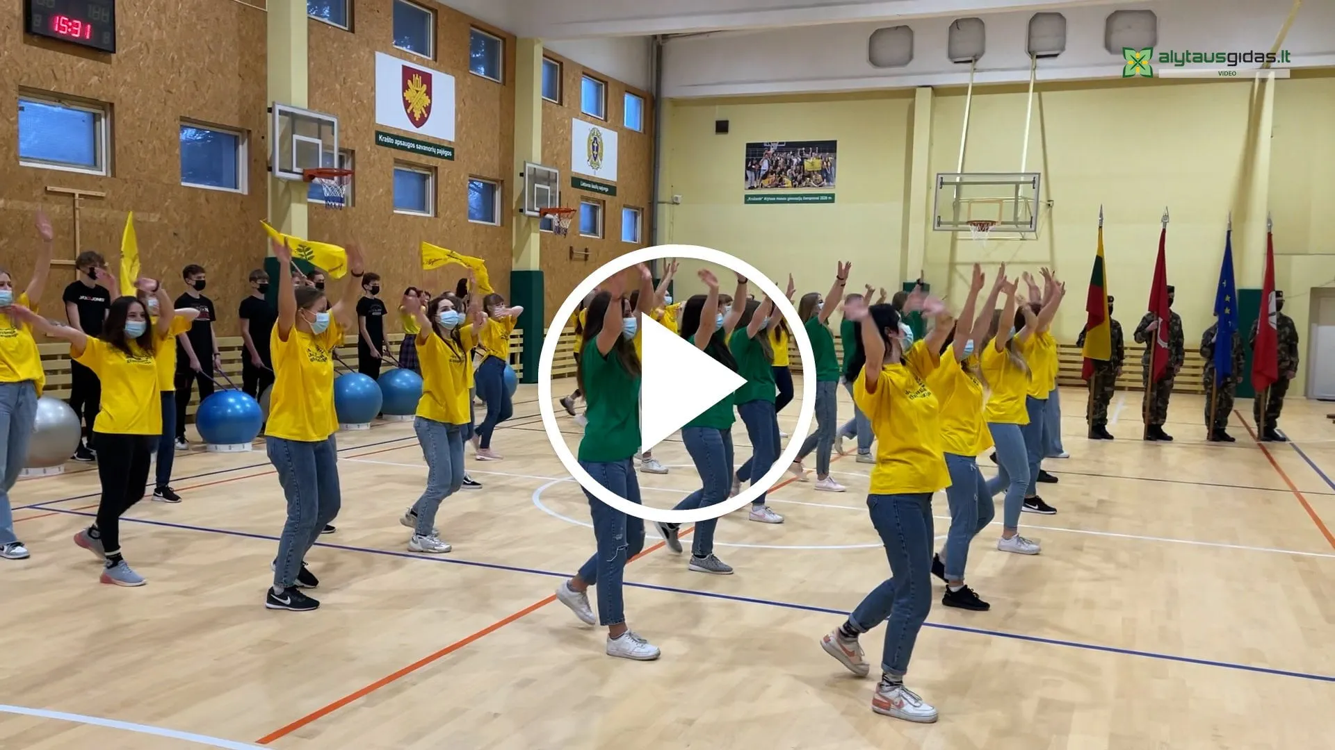 03 po reportazo00 02 21 32still098