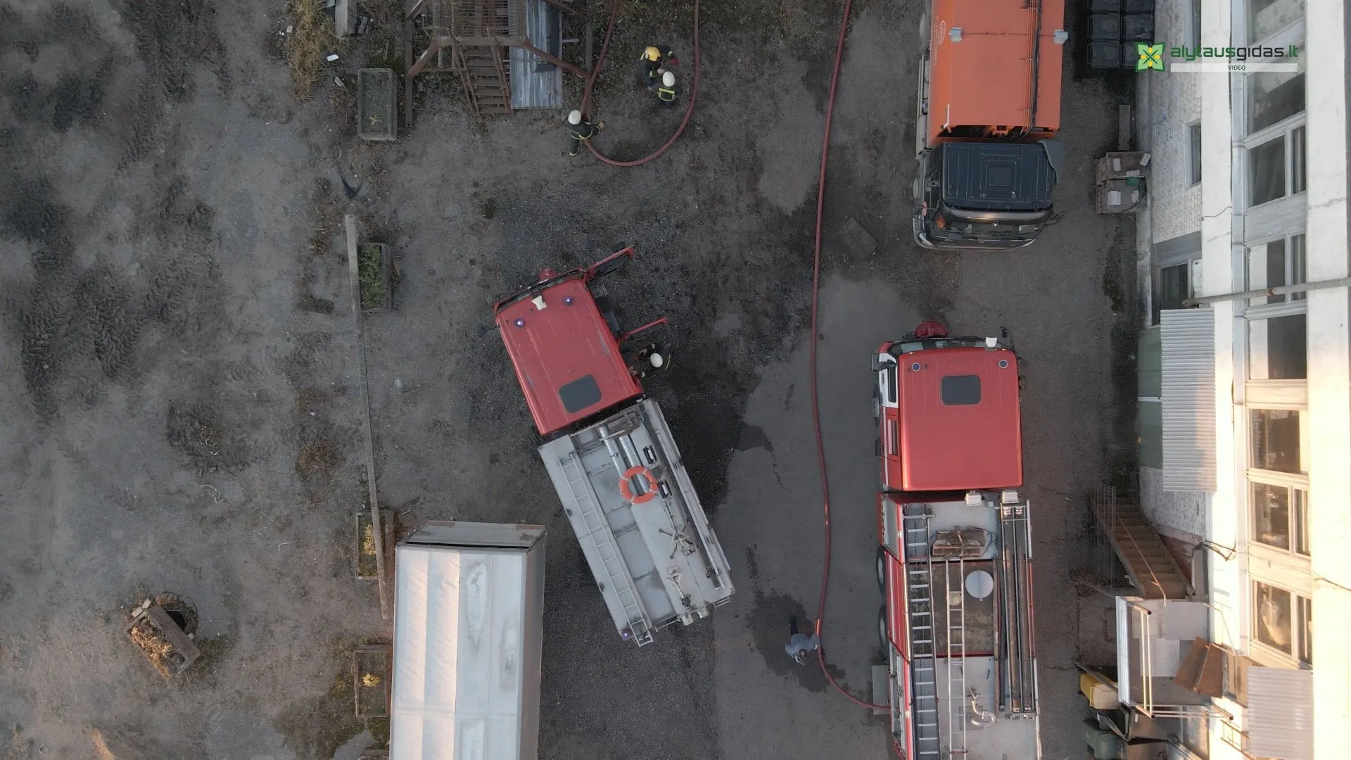 03 po reportazo00 03 40 38still044