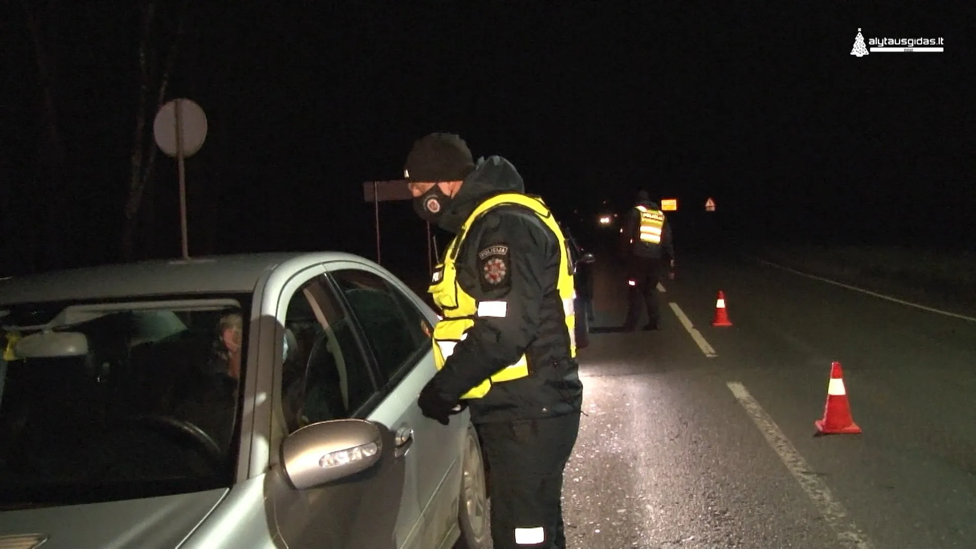 12 31 block postaqi00 00 33 07still004