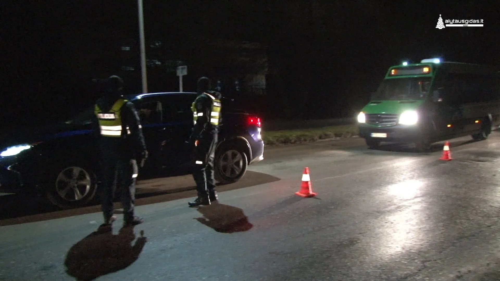 12 31 block postaqi00 02 34 13still009