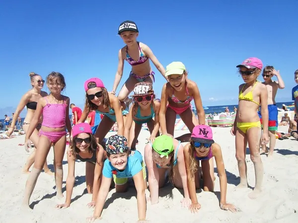 149 kokiu patirciu galima igyti stovykloje prie juros