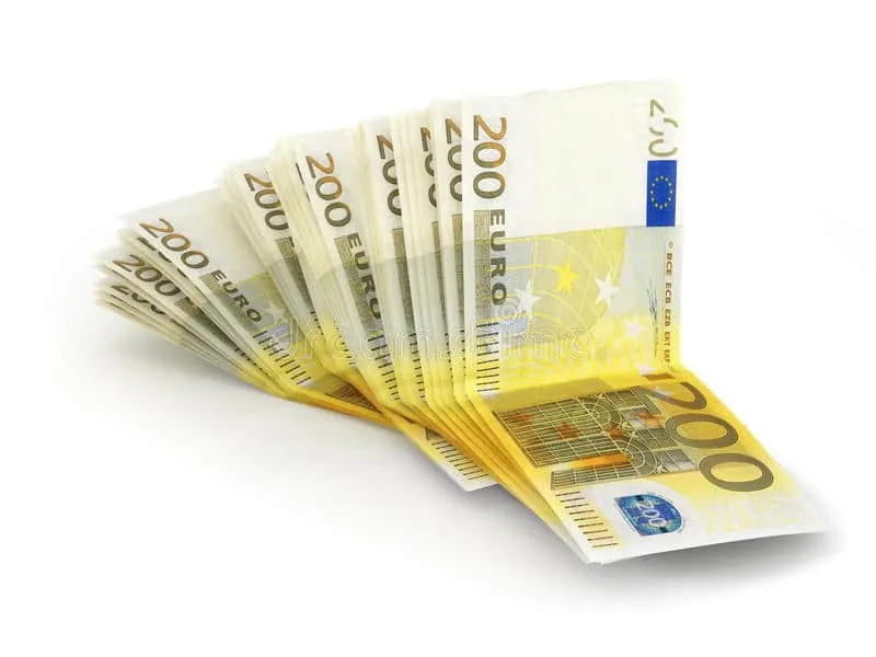 200pile euro notes isolated white 62031728