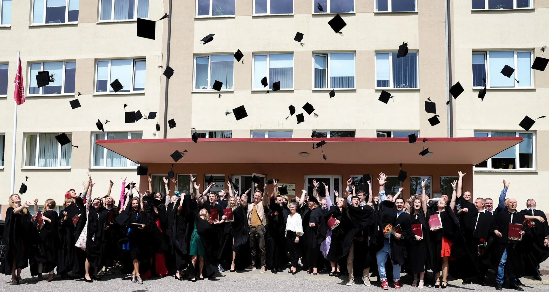 21 oji absolventu laida 1s