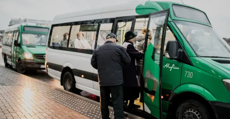 3d69336cf32bc4c801577e01b1a9040ef6ee6dfe17b312116e876e052cecd95e