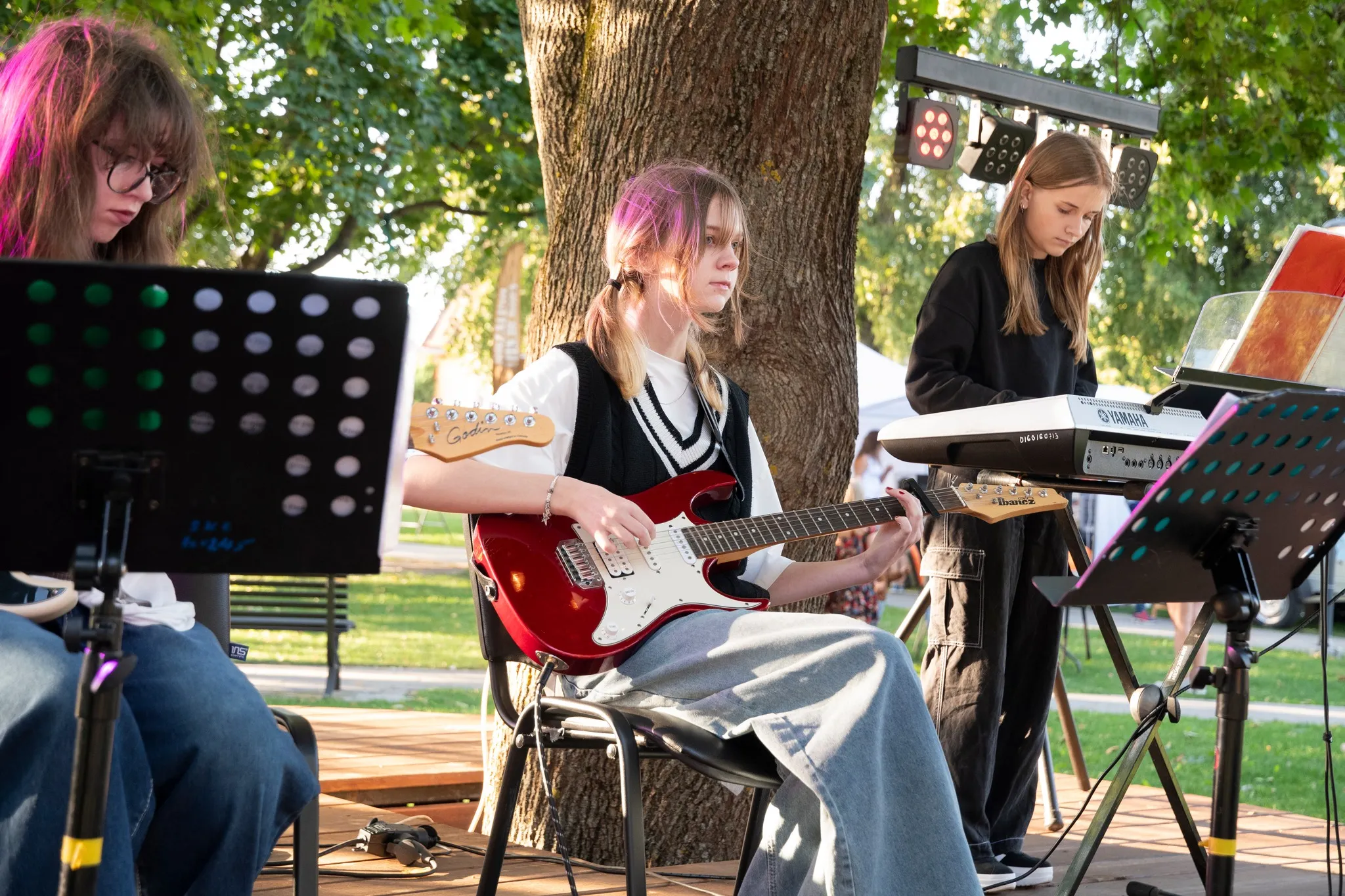 454982400 890109443152531 4042183140253555073 n