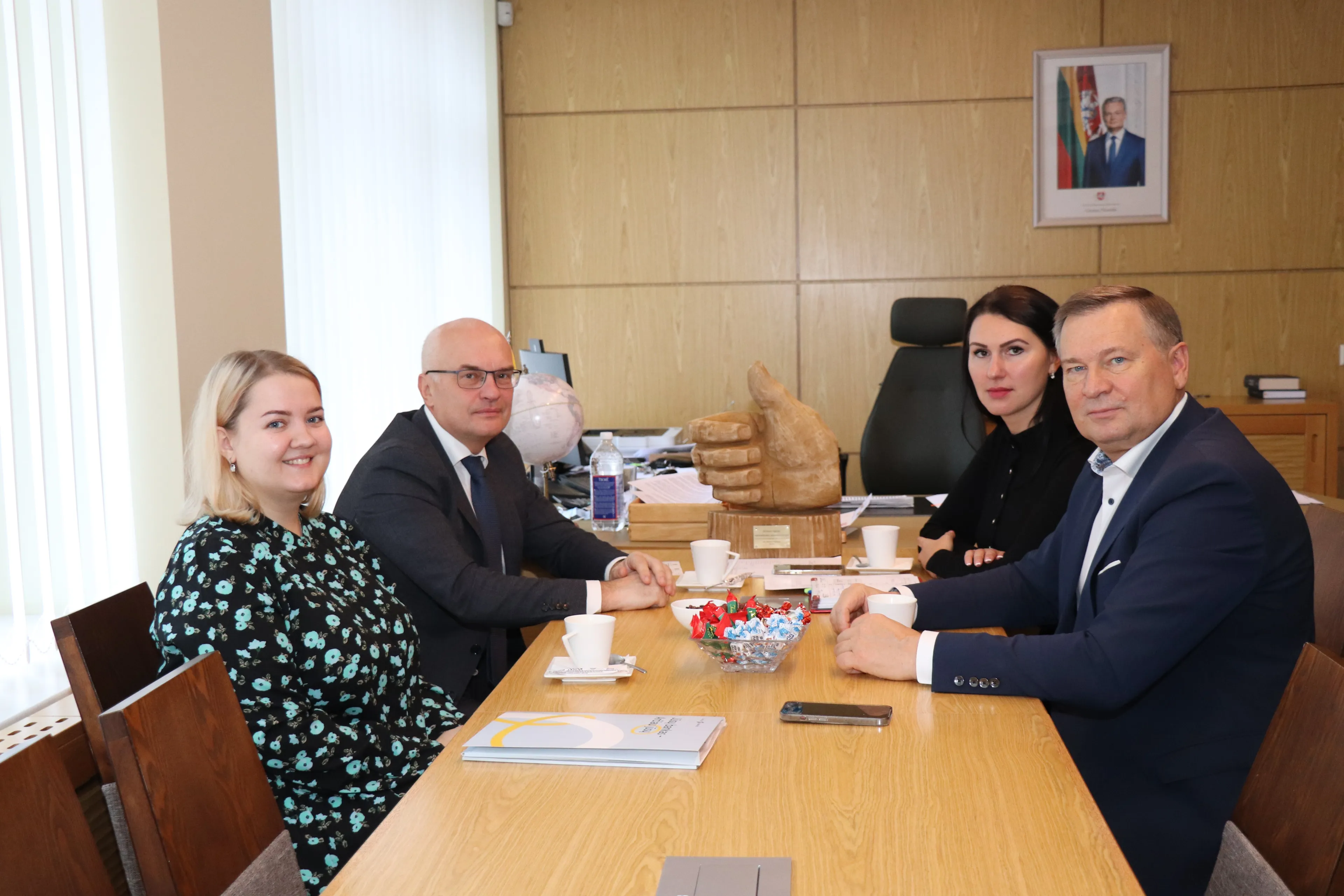 ab siauliu banko atstovu priemimas