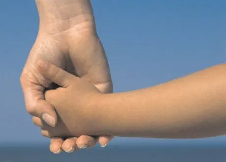 alytausgidas holding hands1
