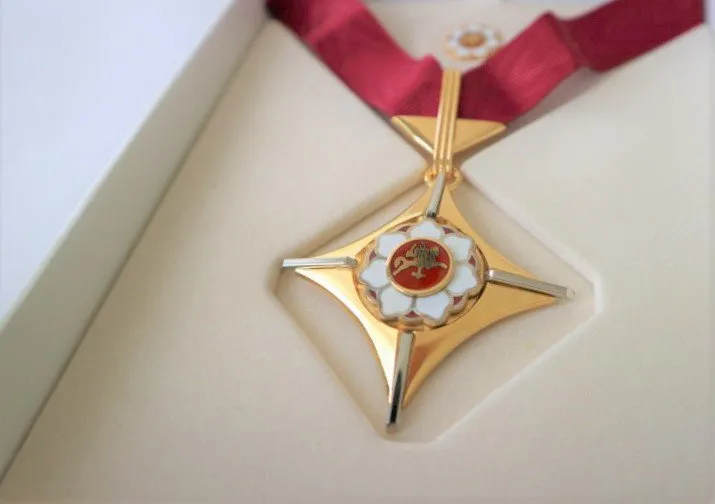 aukskryz5790 661f0d9510e4427079f2606337ac3ae6