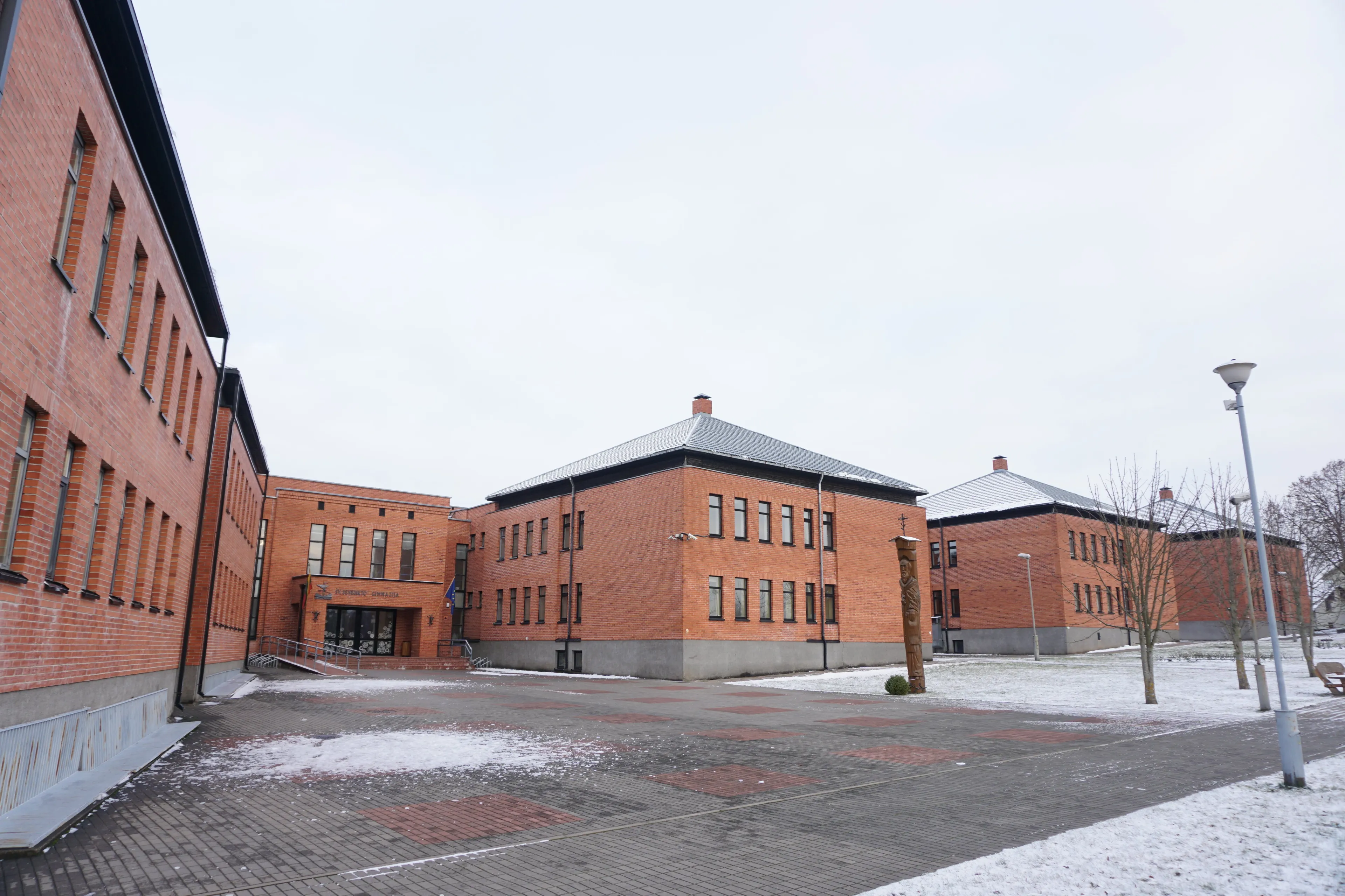 benedikto gimnazija 1