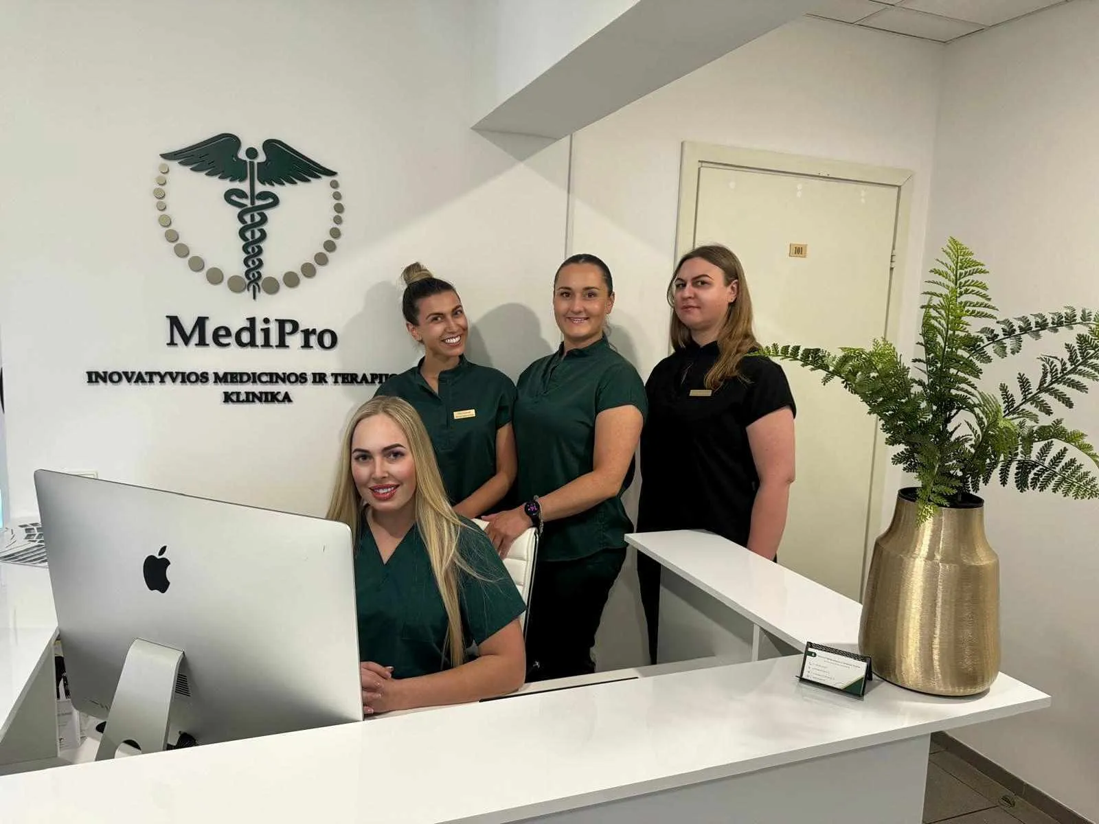 d533c690 03d8 4a0b b3b0 47f6297273d3