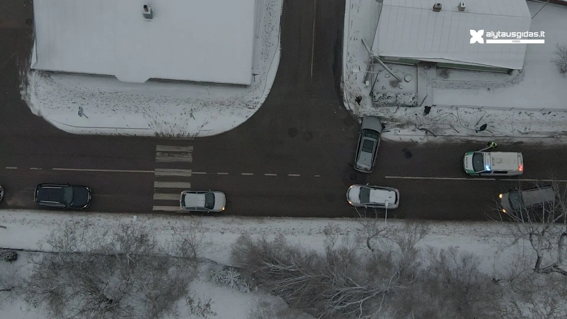 dji 066600 01 17 28still003