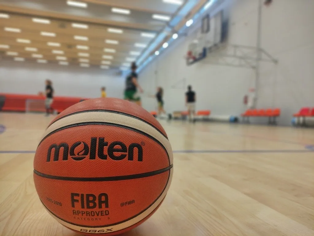 dru2021 09 09 moteru kurciuju rinktines stovykla druskininkuose