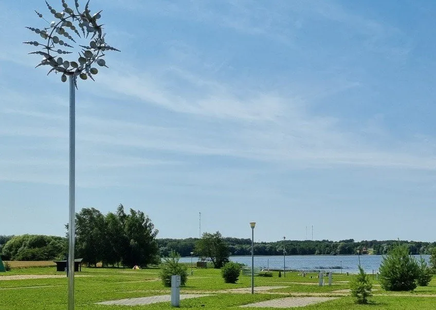 giluicio ezero pakranteje