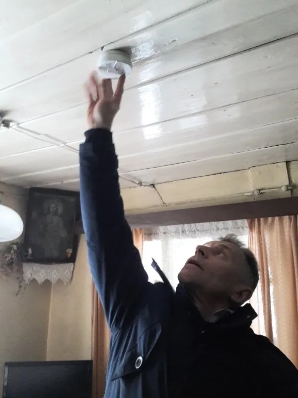 gyventojams dalinti dumu detektoriai