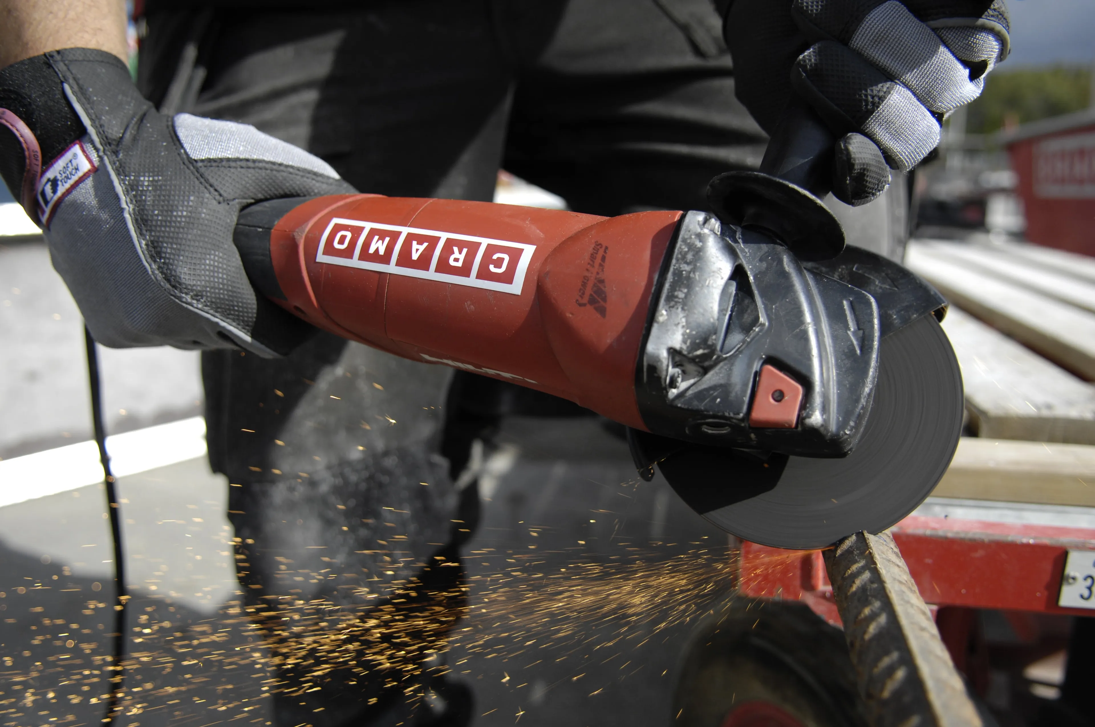 irankiu nuoma efektyviems statyboms darbams