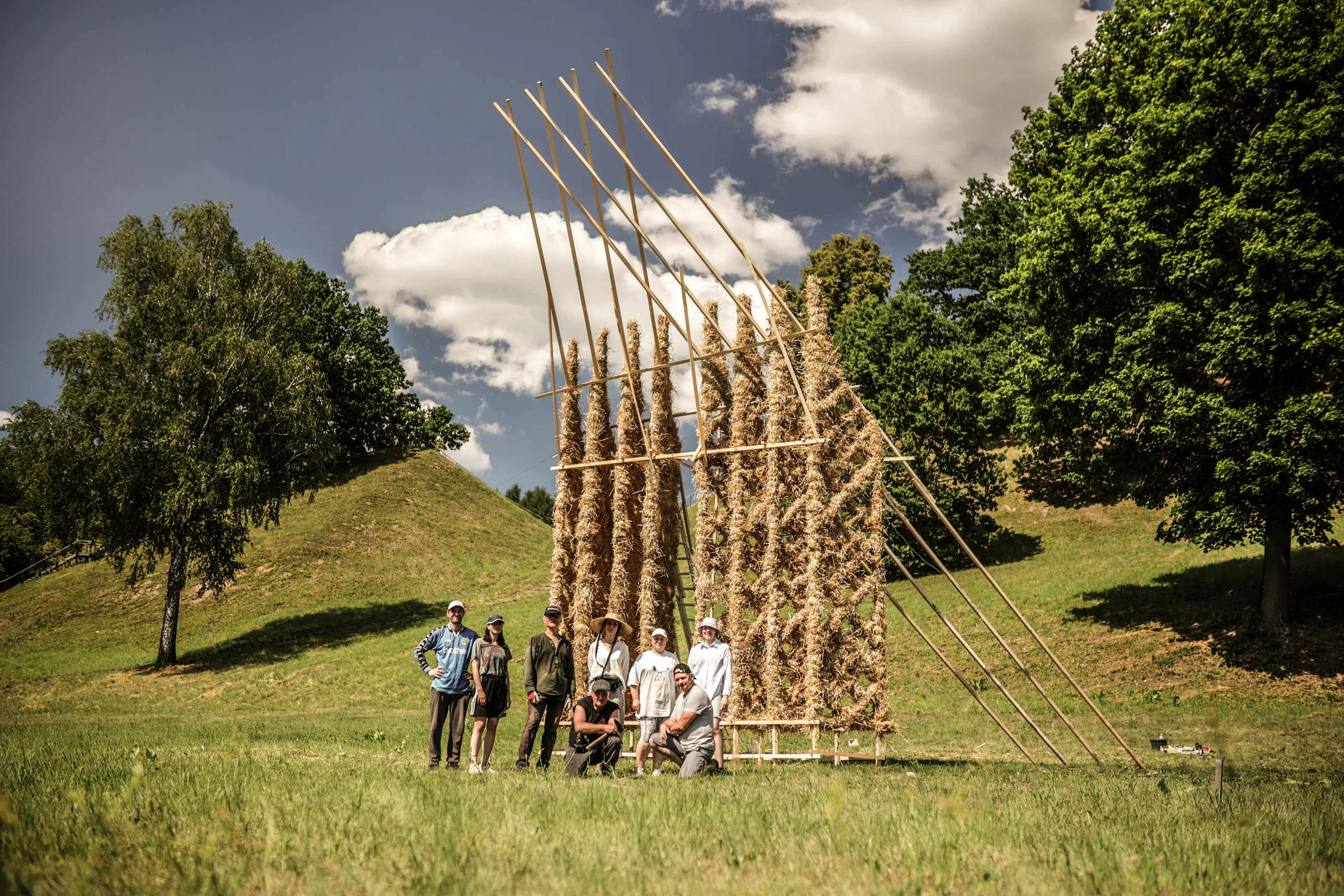 ispudinga siaudine skulptura papuose alytaus piliakalni 4