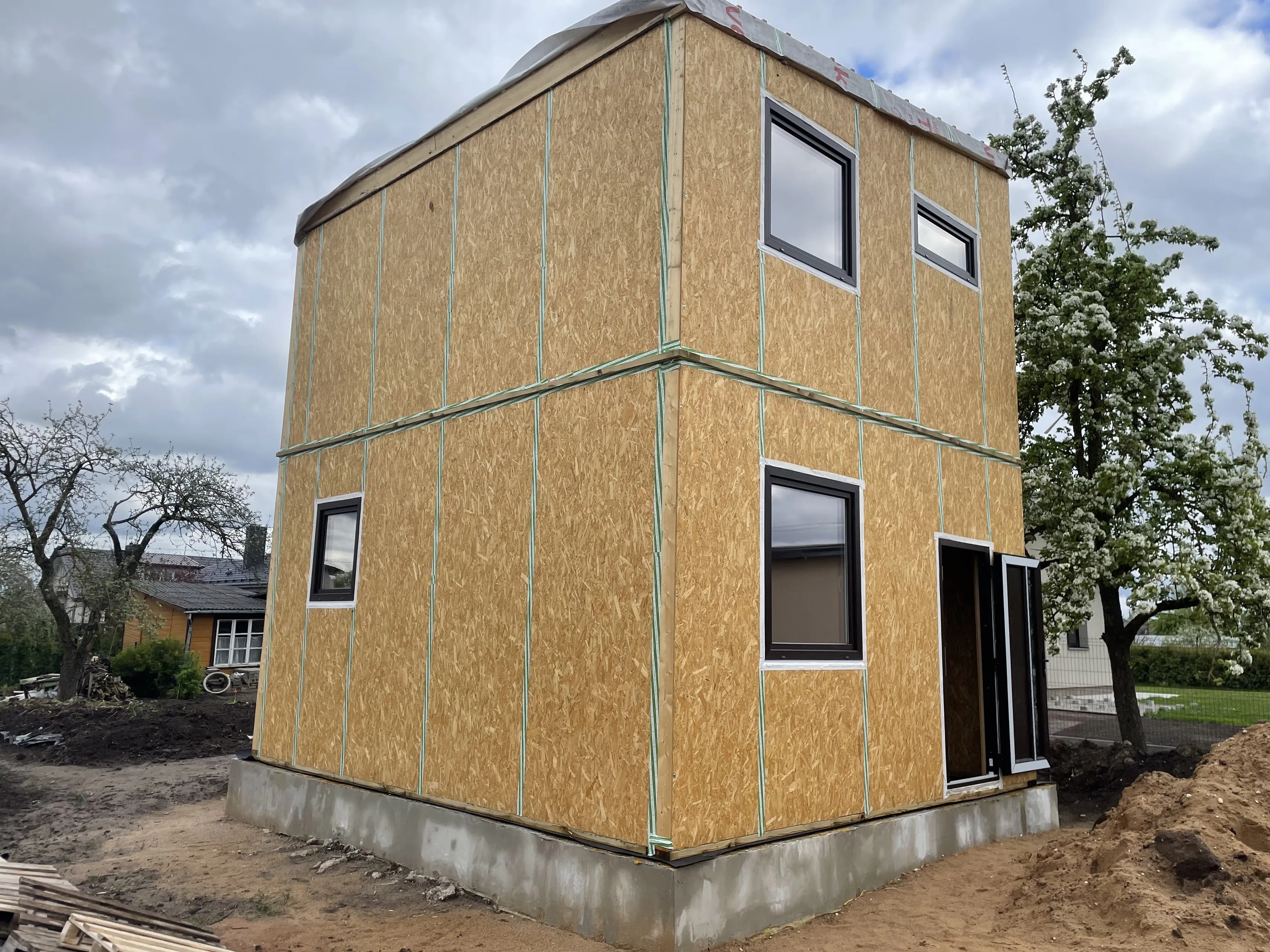 medinis namelis individualus