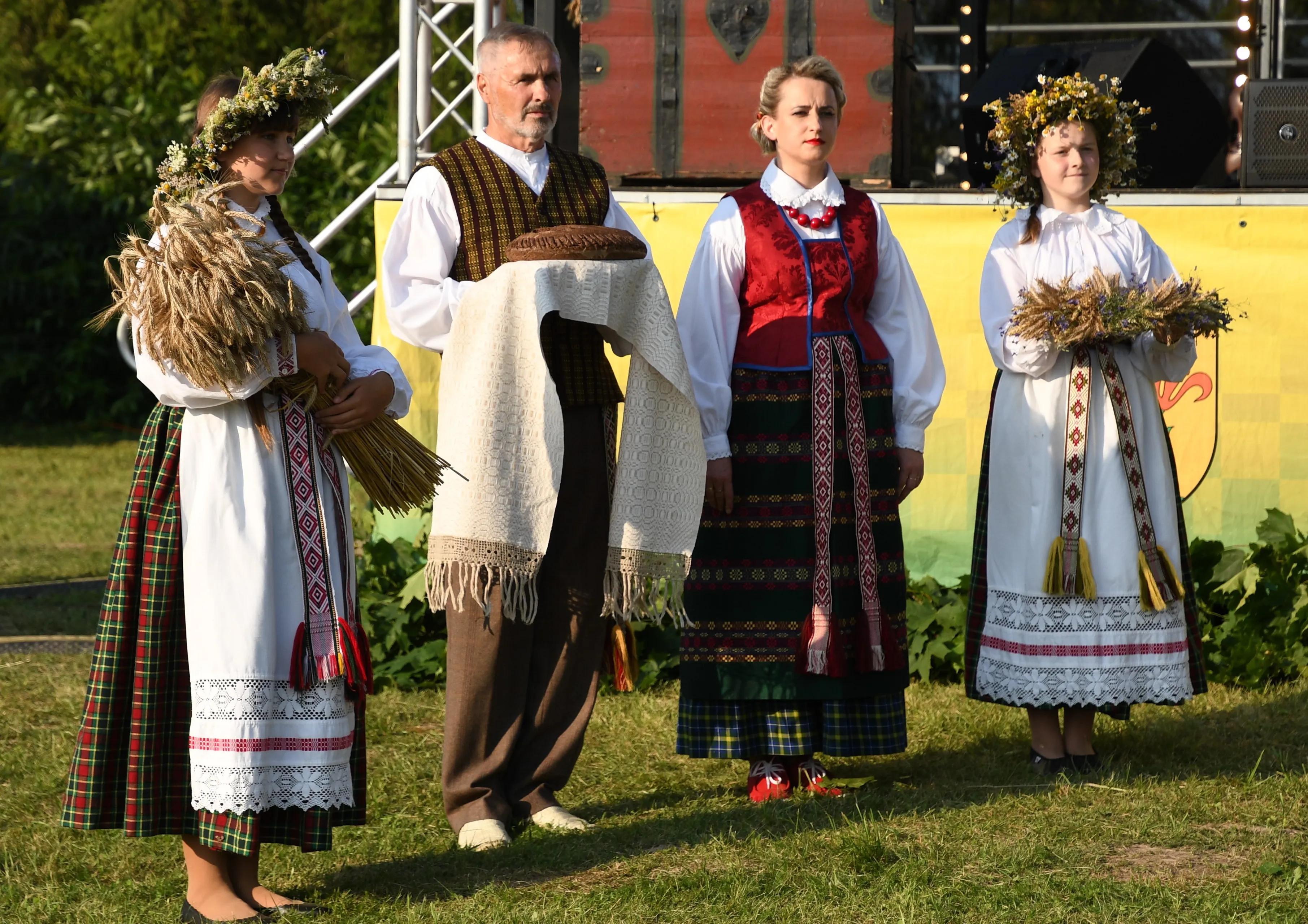 onines sviezios duoneles svente punioje
