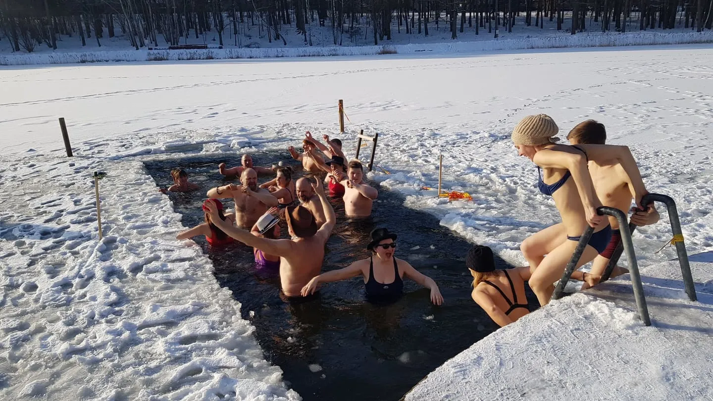 savaitgaliais dailides eketeje tirsta