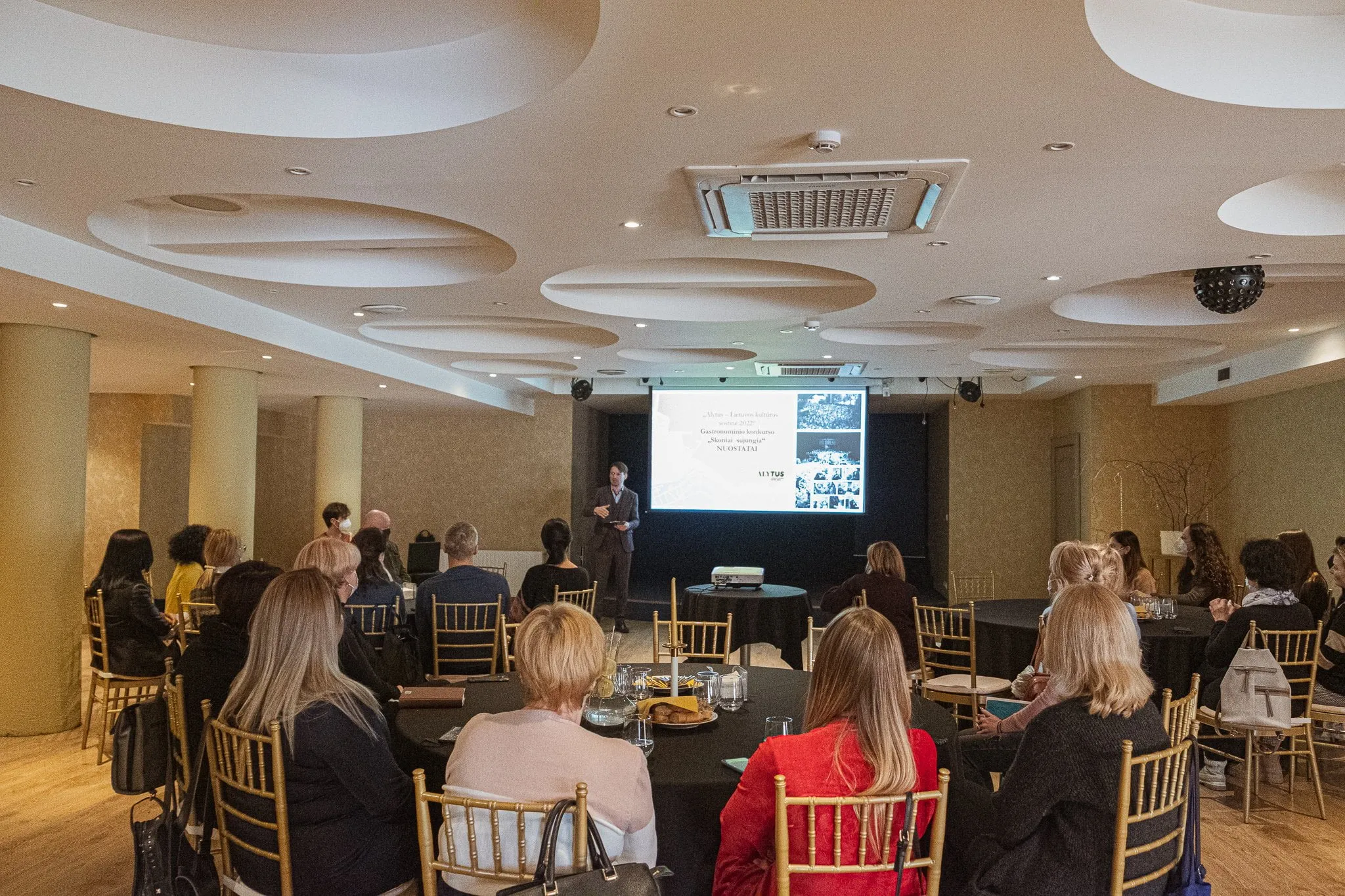 skoniai sujungia ams nuot 12