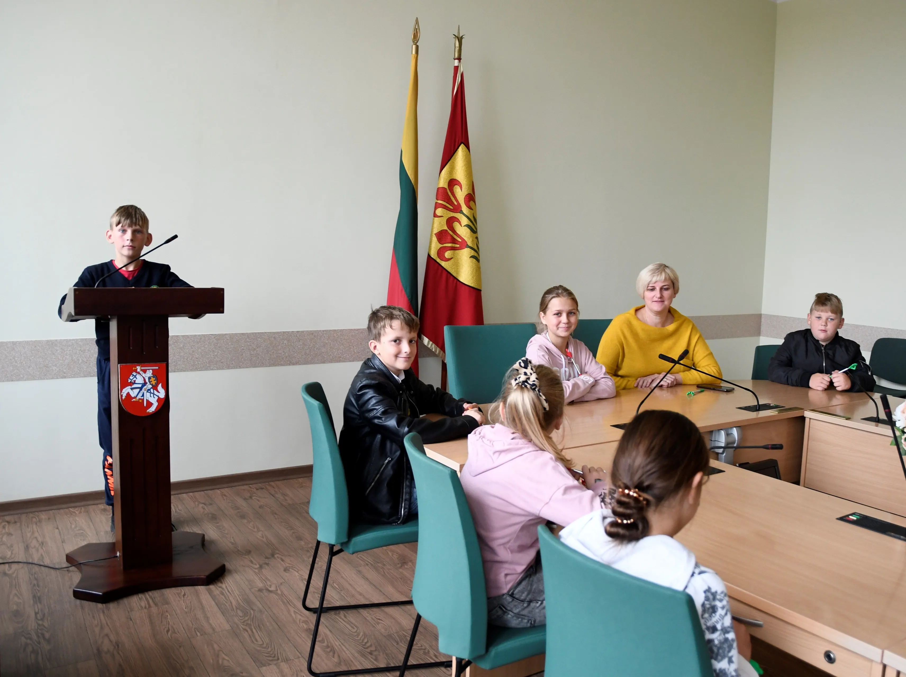 tarybos posedziu saleje