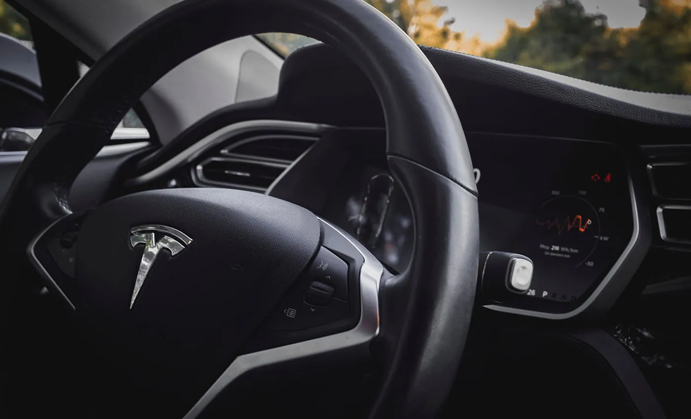 tesla logo steering wheel