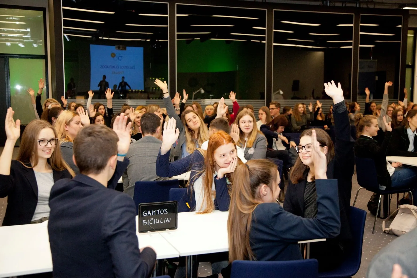 zalioji olimpiada 64