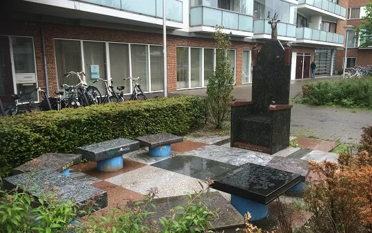 4759 fullimage kunstwerk de voorleessstoel