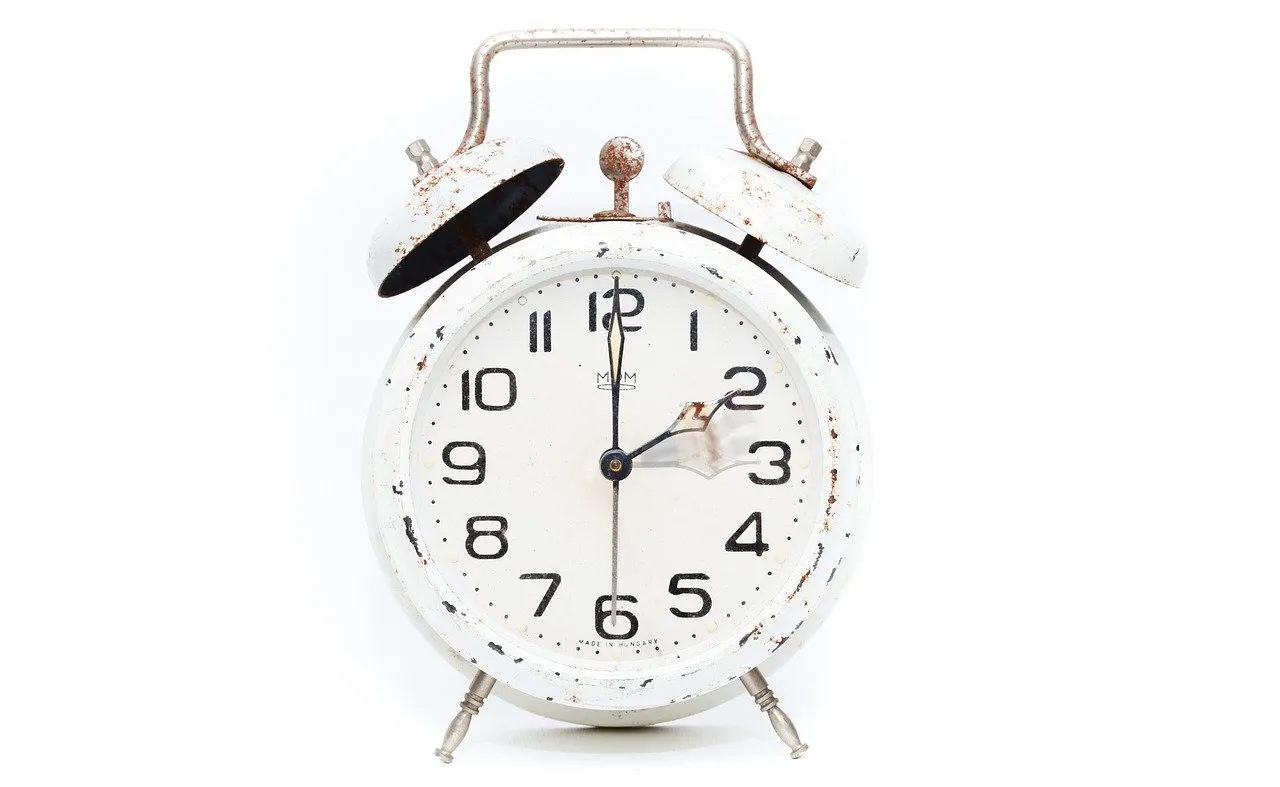 alarm clock 2175342 1280