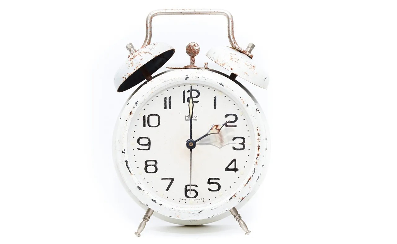 alarm clock g3a7ad43a9 1280