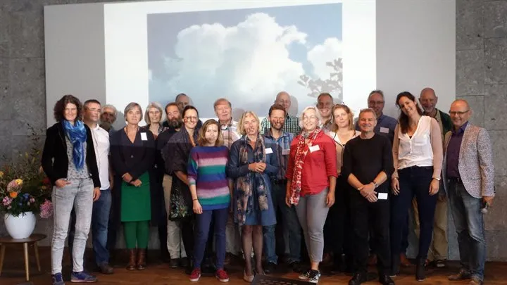 deelnemers slotprogramma schone lucht voor projectiescherm