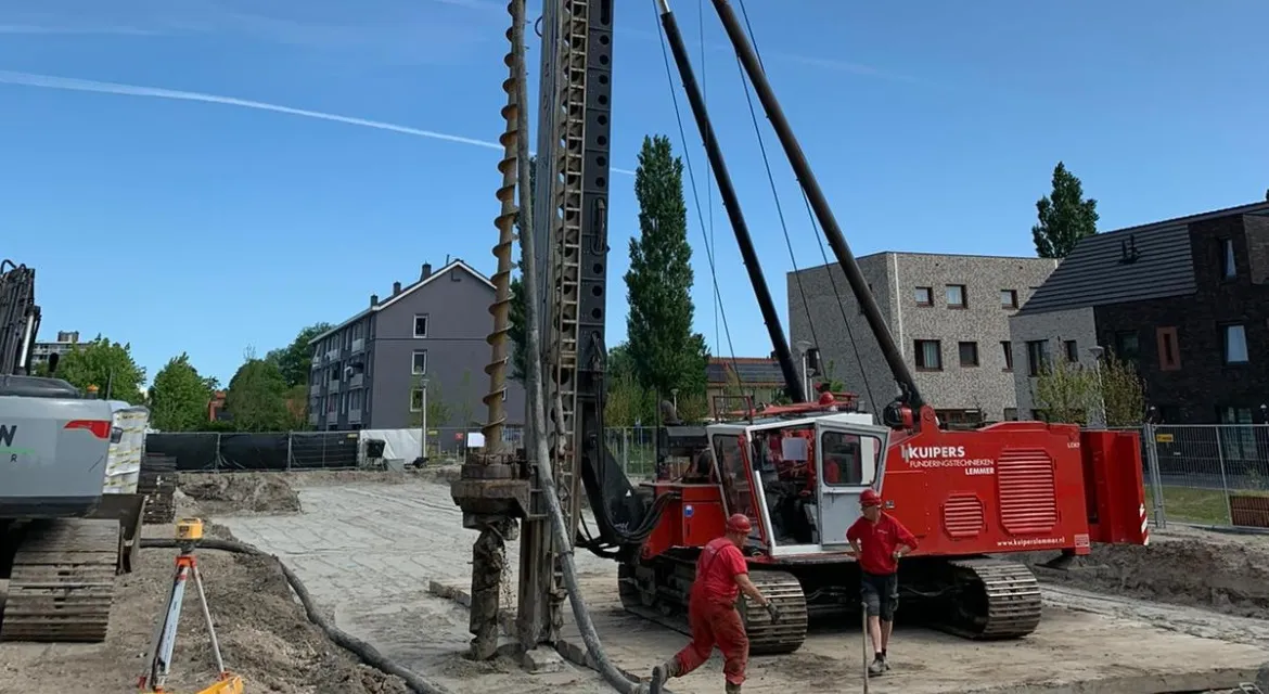 eerste paal wonen in forza
