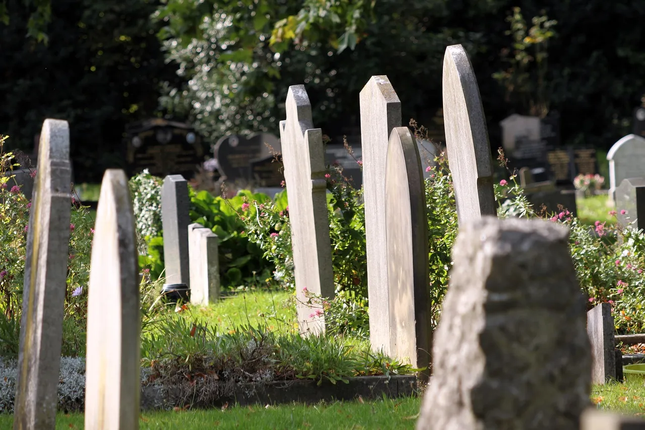 headstone 2754833 1280