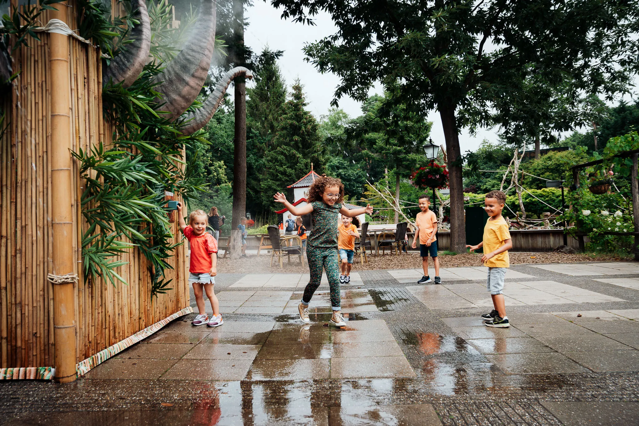 het water uit de fonteinen wordt ondergronds opgevangen in een infiltratiekrat