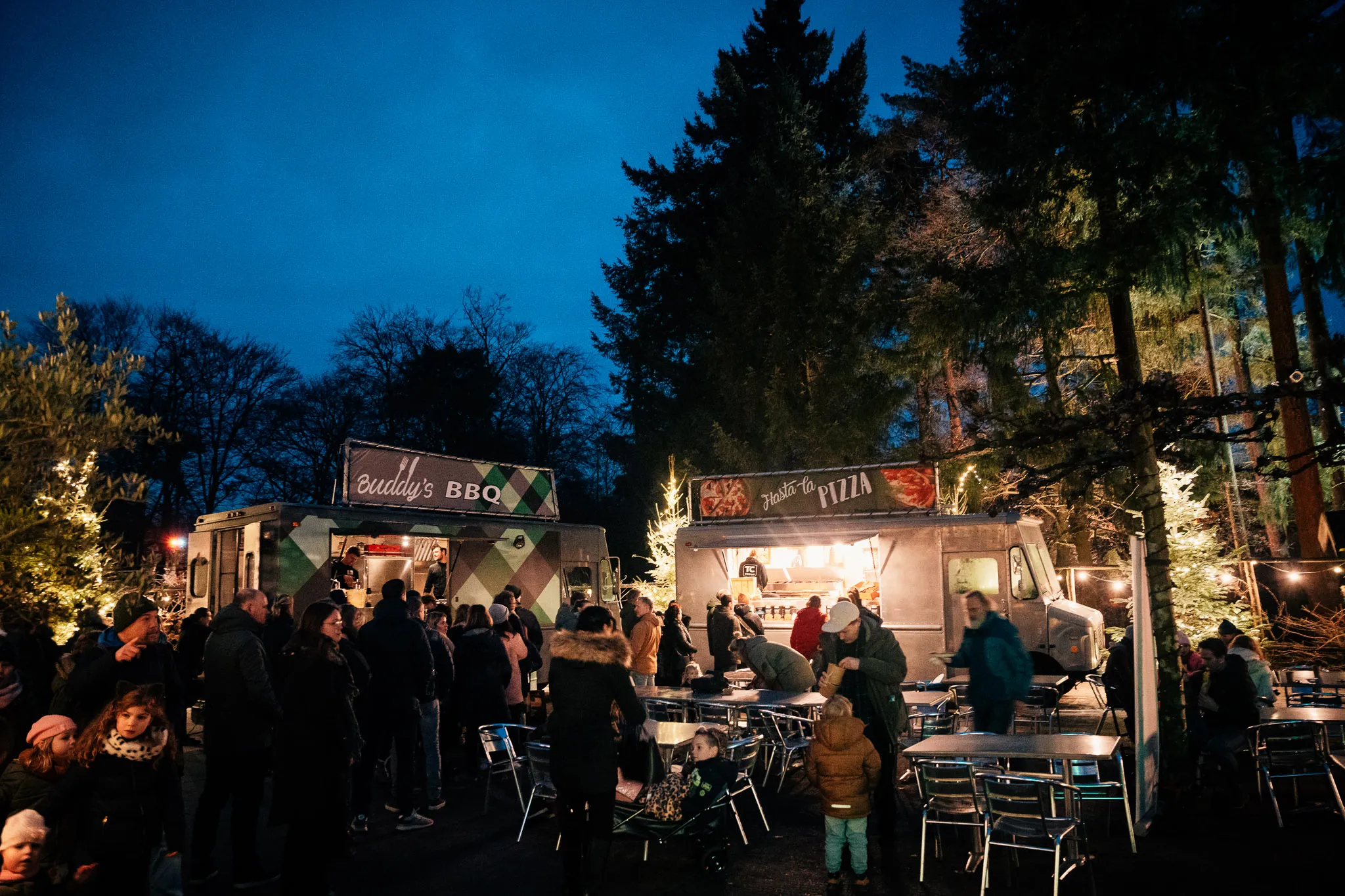 op 29 en 30 december 2023 en van 2 tot en met 5 januari 2024 is dierenpark amersfoort extra lang geopend tot 2000 uur