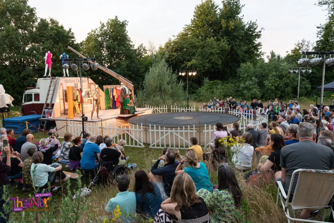 theaterterras hirondelles foto cees wouda 13 van 24