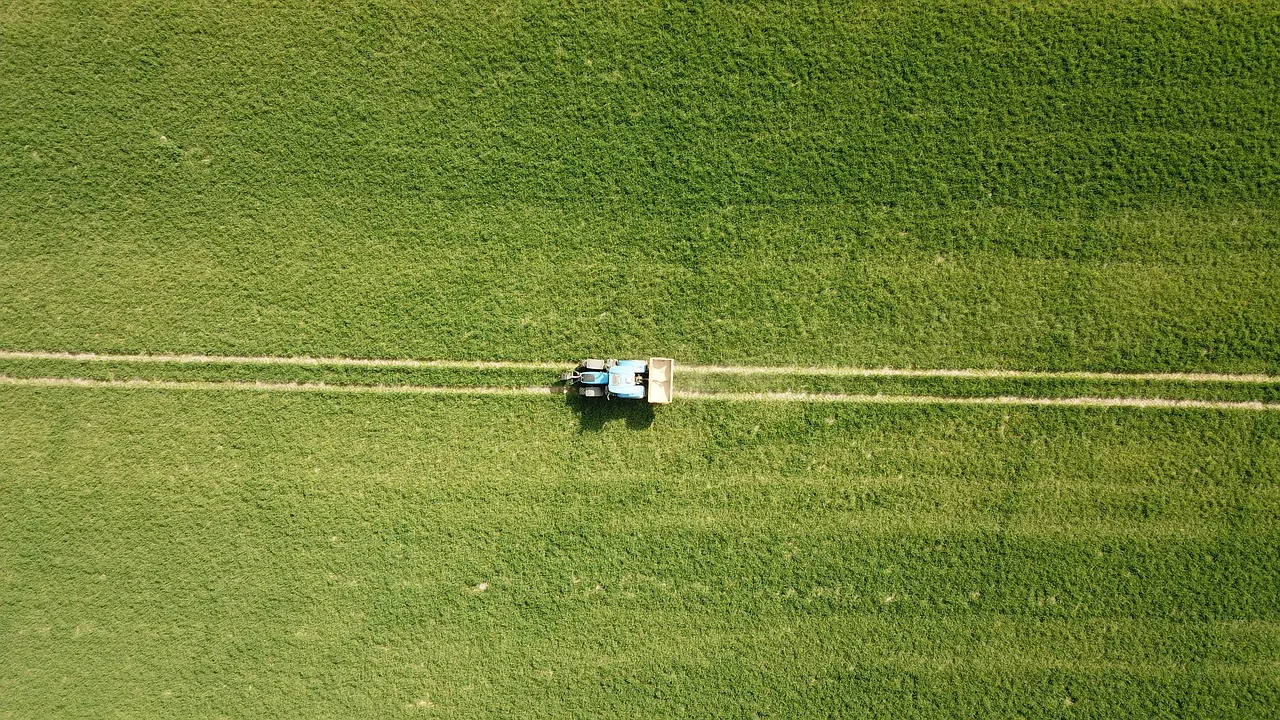 tractor g3780f0b38 1280