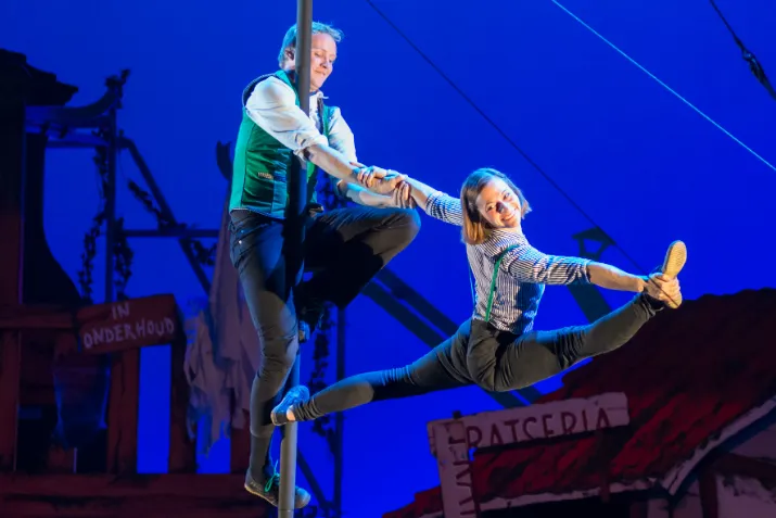 wintercircus arlette hanson kira en anders chinese mast 2 fotograaf piet hein out