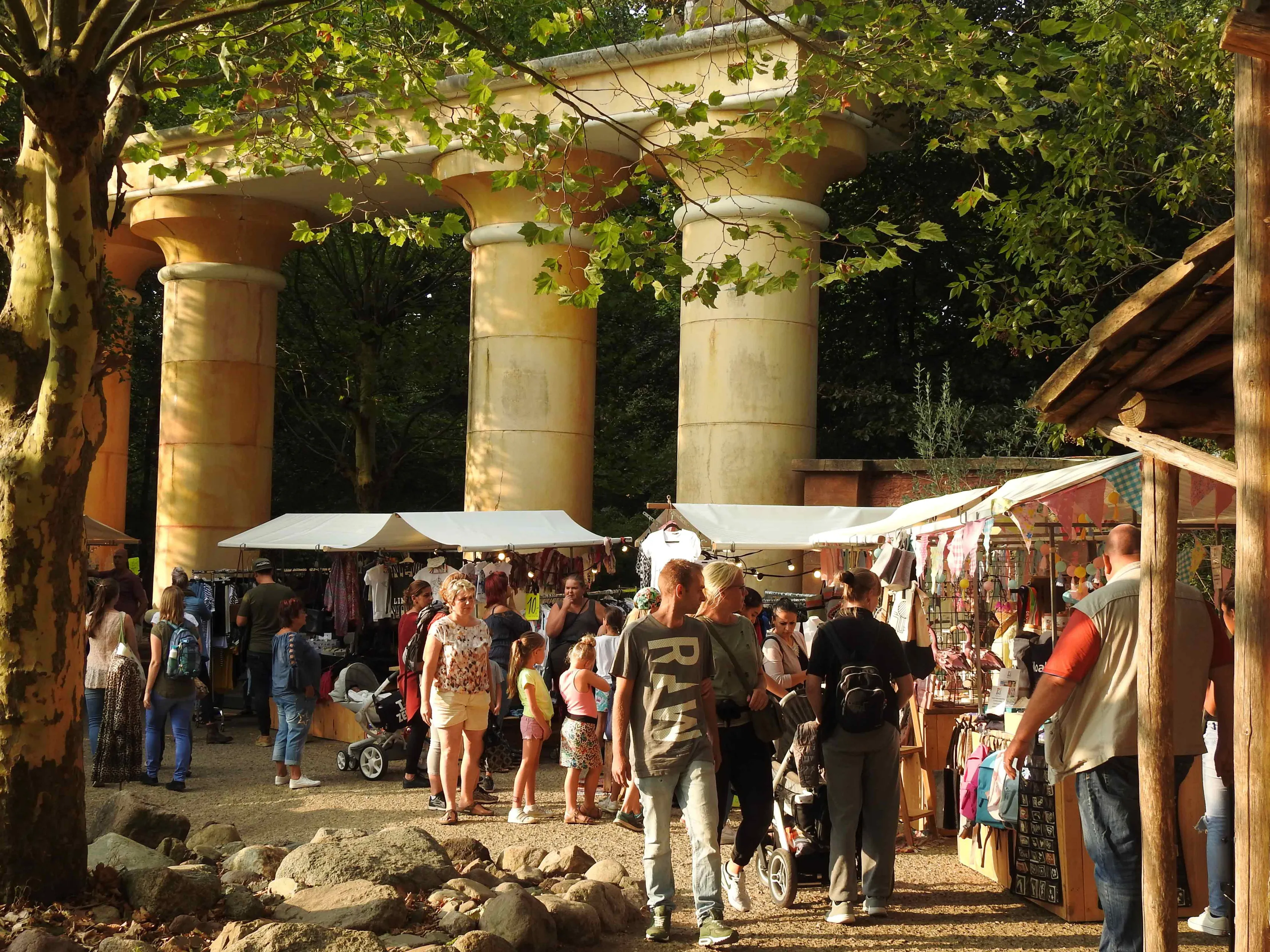 zomerse markt in de stad der oudheid