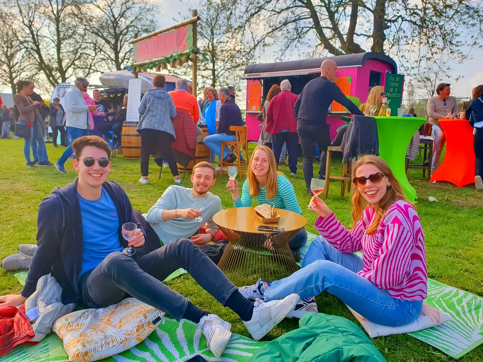 dames wijnclub zonder vlekken