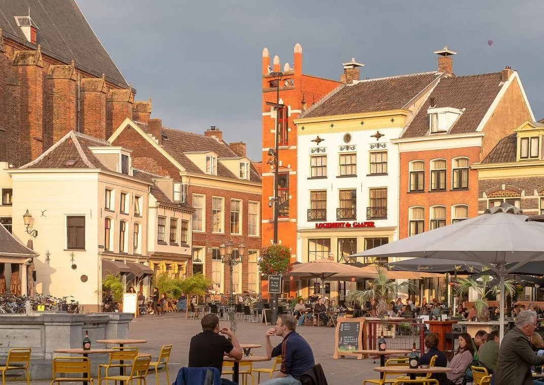 terrasen op de hof